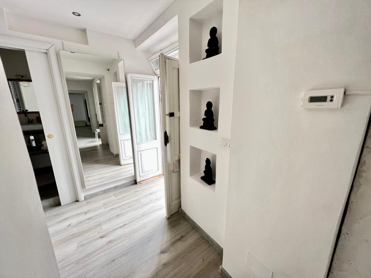 Abstract House Design Home In Center Of 都灵 外观 照片