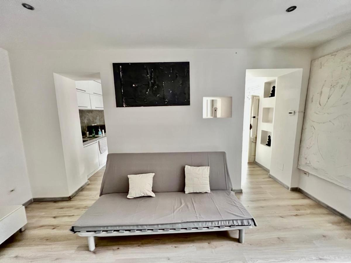 Abstract House Design Home In Center Of 都灵 外观 照片
